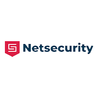 Bildet viser Netsecurity-logoen, som representerer deres ekspertise innen IT-sikkerhet. Logoen har et rødt skjoldikon med en hvit stilisert bokstav "N" inni. Til høyre for ikonet er teksten "Netsecurity" skrevet i mørkeblått, med en ren, moderne font. Bakgrunnen er vanlig hvit.